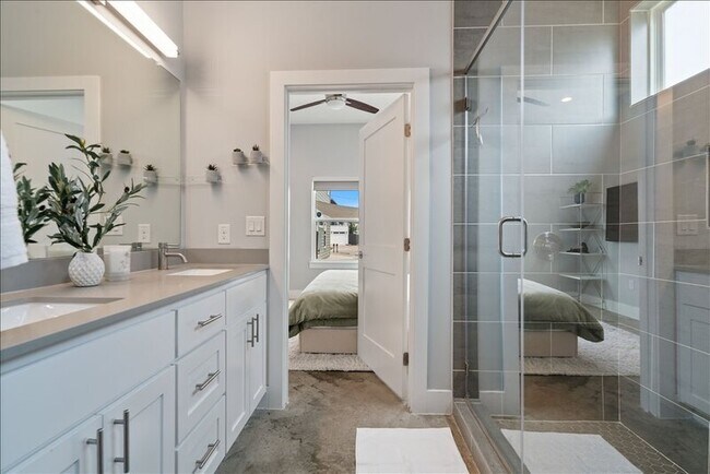 Building Photo - 6301 Santos St