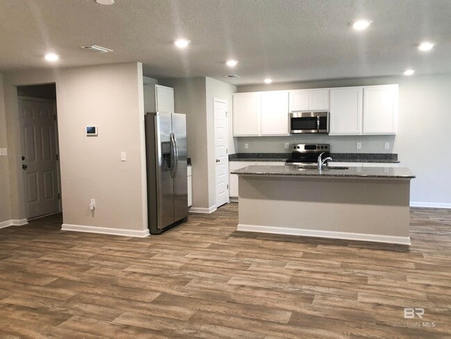 Building Photo - 723 Amador Avenue