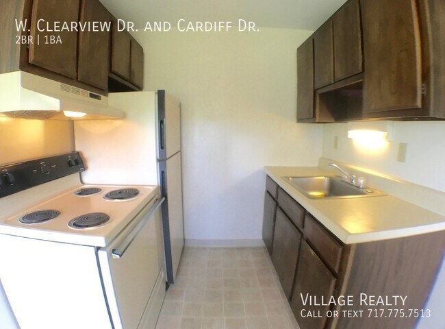 Building Photo - 81 W Clearview Dr