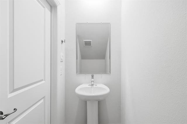 Building Photo - 1504 Lake District Dr