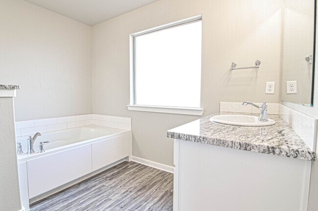 Building Photo - 2714 Southwest St