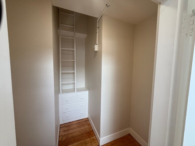 Building Photo - 1726 Beacon St