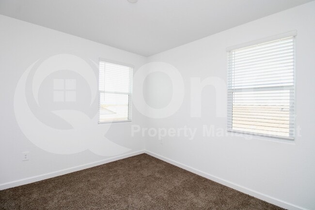 Building Photo - 2079 W Sable Ave