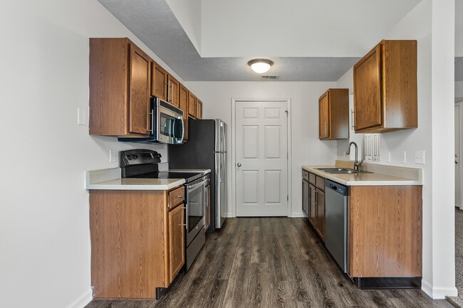 Building Photo - Eagle's Nest Apartments