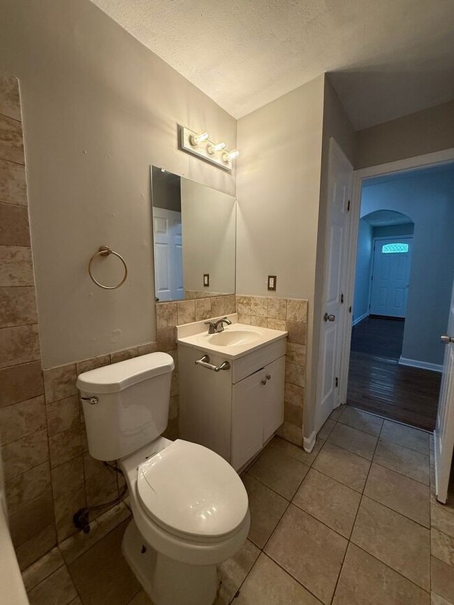 Building Photo - East Nashville / Inglewood 3 Bedroom / 1 B...