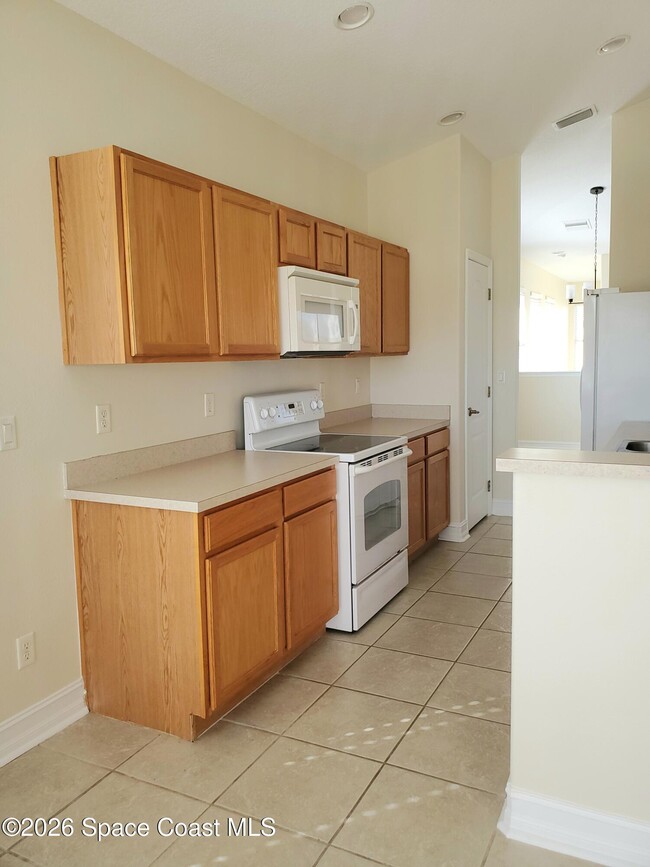 Building Photo - 1045 Venetian Dr