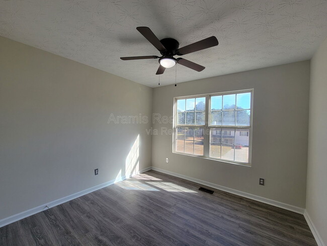 Building Photo - 120 Buddy Blvd