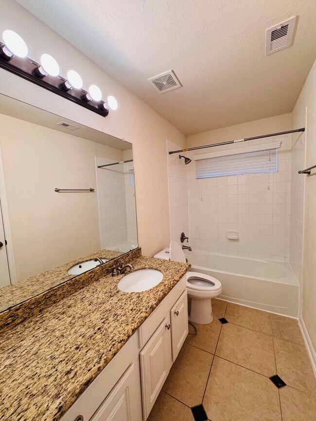 Building Photo - 26123 Ginger Gables Ln