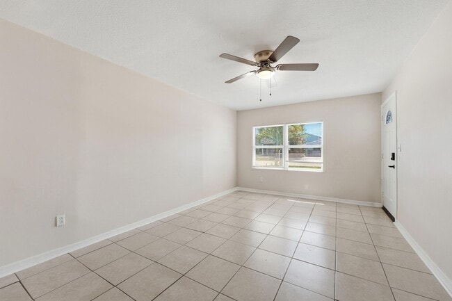 Building Photo - 1400 Binney Dr