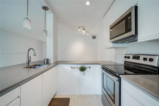 Building Photo - 13924 SW 90th Terrace