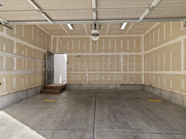 Building Photo - 4721 W Zig Zag Rd