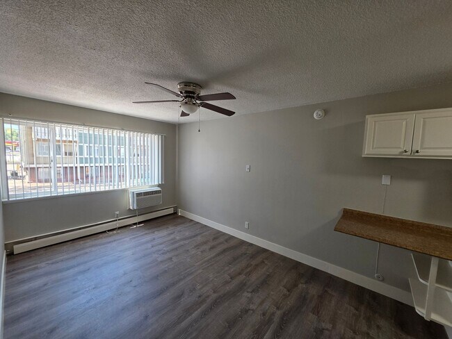 Building Photo - 233 E Arvada St