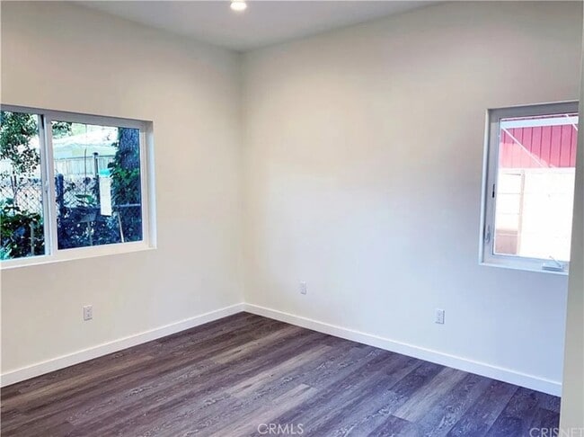 Building Photo - 17217 Kittridge St