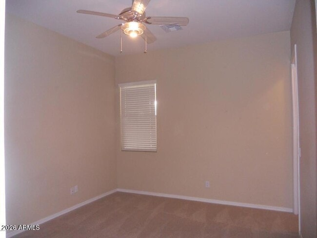 Building Photo - 2417 E Iris Dr