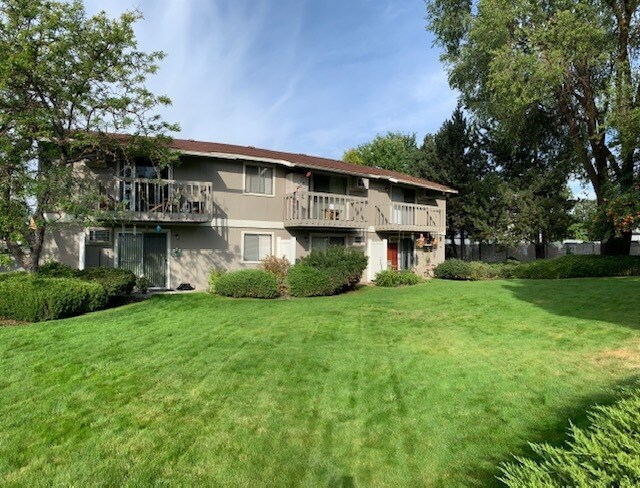 Building Photo - 22 on Willow Apartments