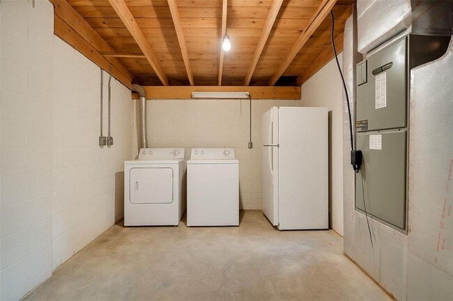 Building Photo - 7407 Duke Dr