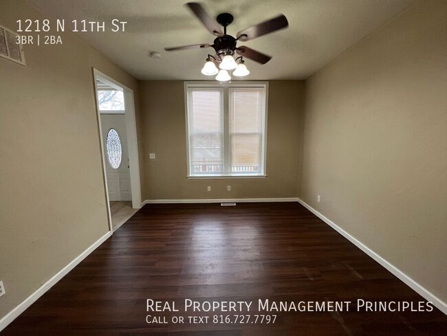 Building Photo - ***Move-In Special*** Recently Renovated, ...