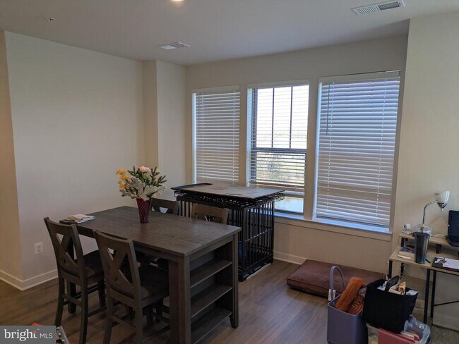 Building Photo - 610 Percy Pl