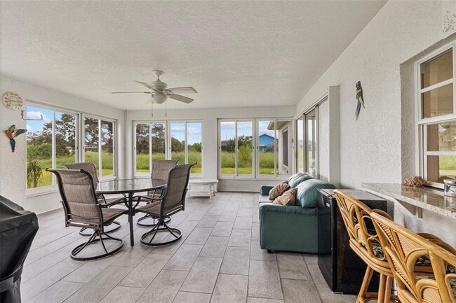 Building Photo - 6460 Blueberry Dr