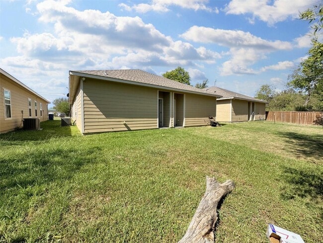 Building Photo - 809 S Wilson St