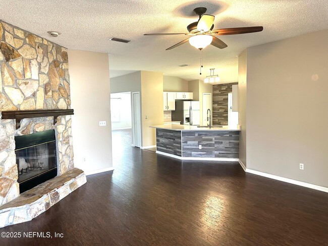 Building Photo - 229 Nadia Michelle Ct N