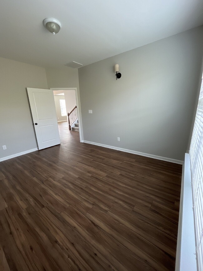 Building Photo - "Charming 4-Bed High Point Home with Granite Elegance & Cozy Fireplace!"