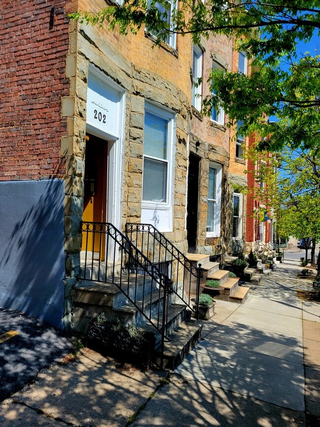 Building Photo - 202 E Chase St