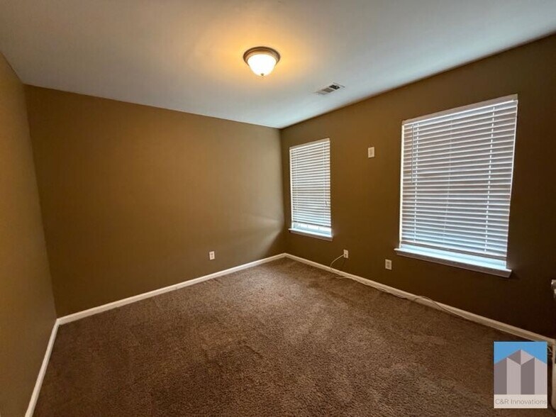 Building Photo - 2473 Capella Cir SW