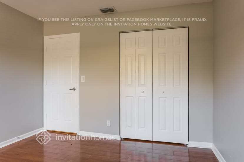 Building Photo - 4536 Pine Tree Dr