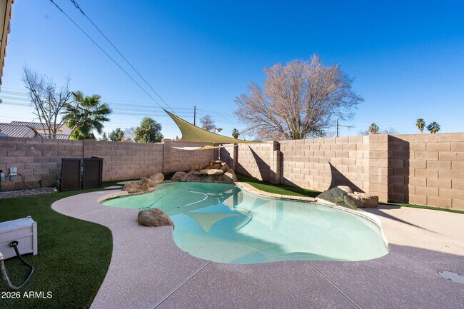 Building Photo - 1638 E Barbarita Ave