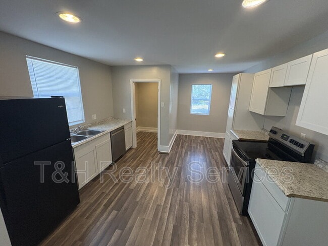 Building Photo - 3729 N Kenwood Ave