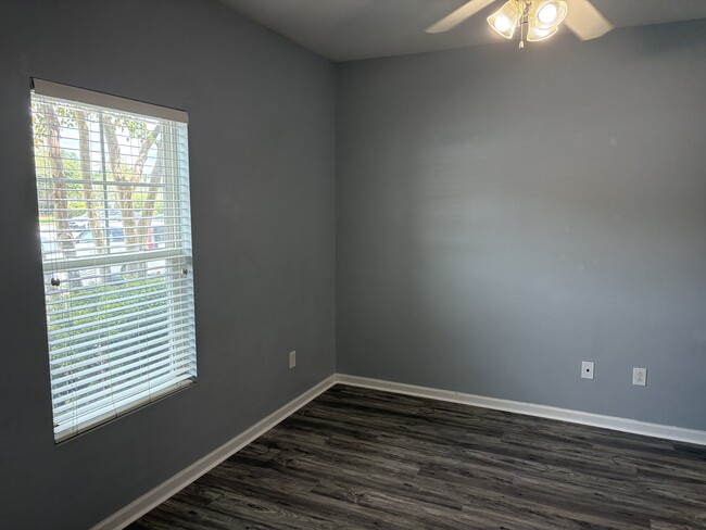 Building Photo - 374 Kiskadee Loop