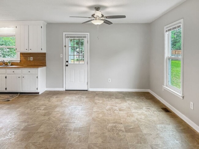 Building Photo - Charming home in the heart of Mechanicsville!