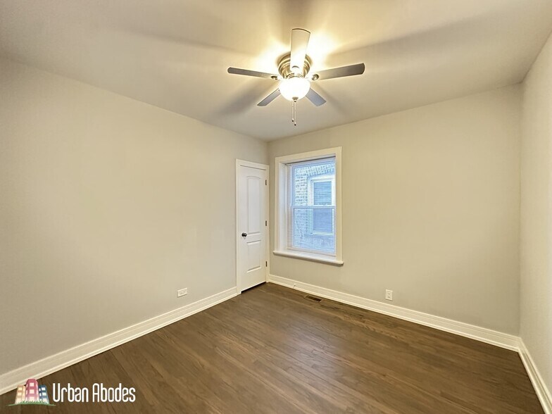 Building Photo - 5510 N Luna Ave