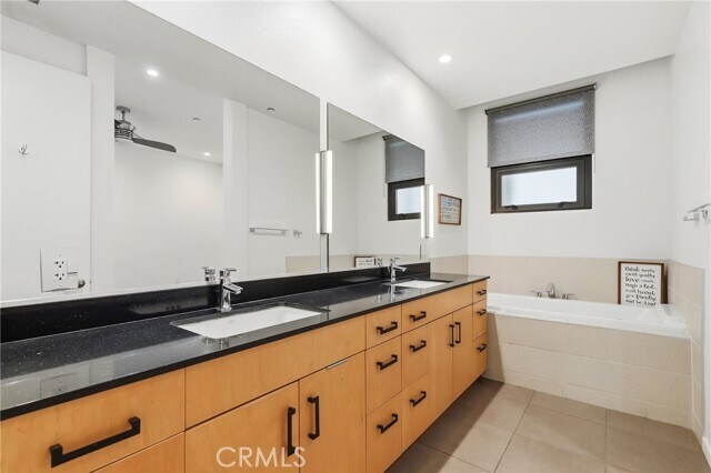 Building Photo - 133 The Promenade N