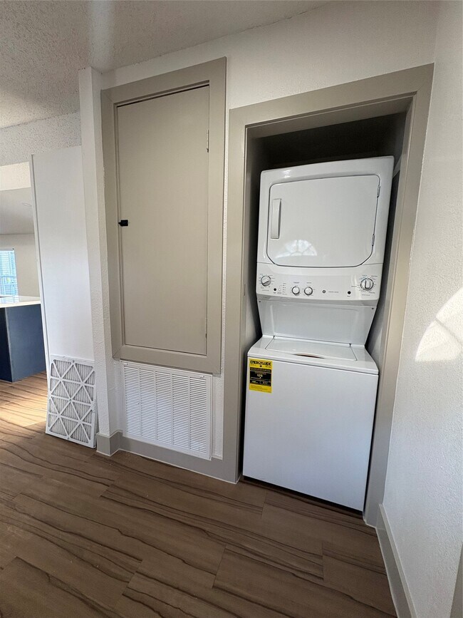 Building Photo - 23732 Panky Ln