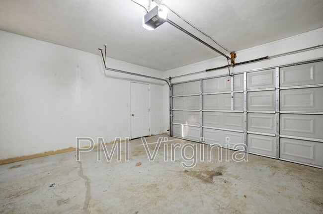 Building Photo - 4808 Boxford Rd