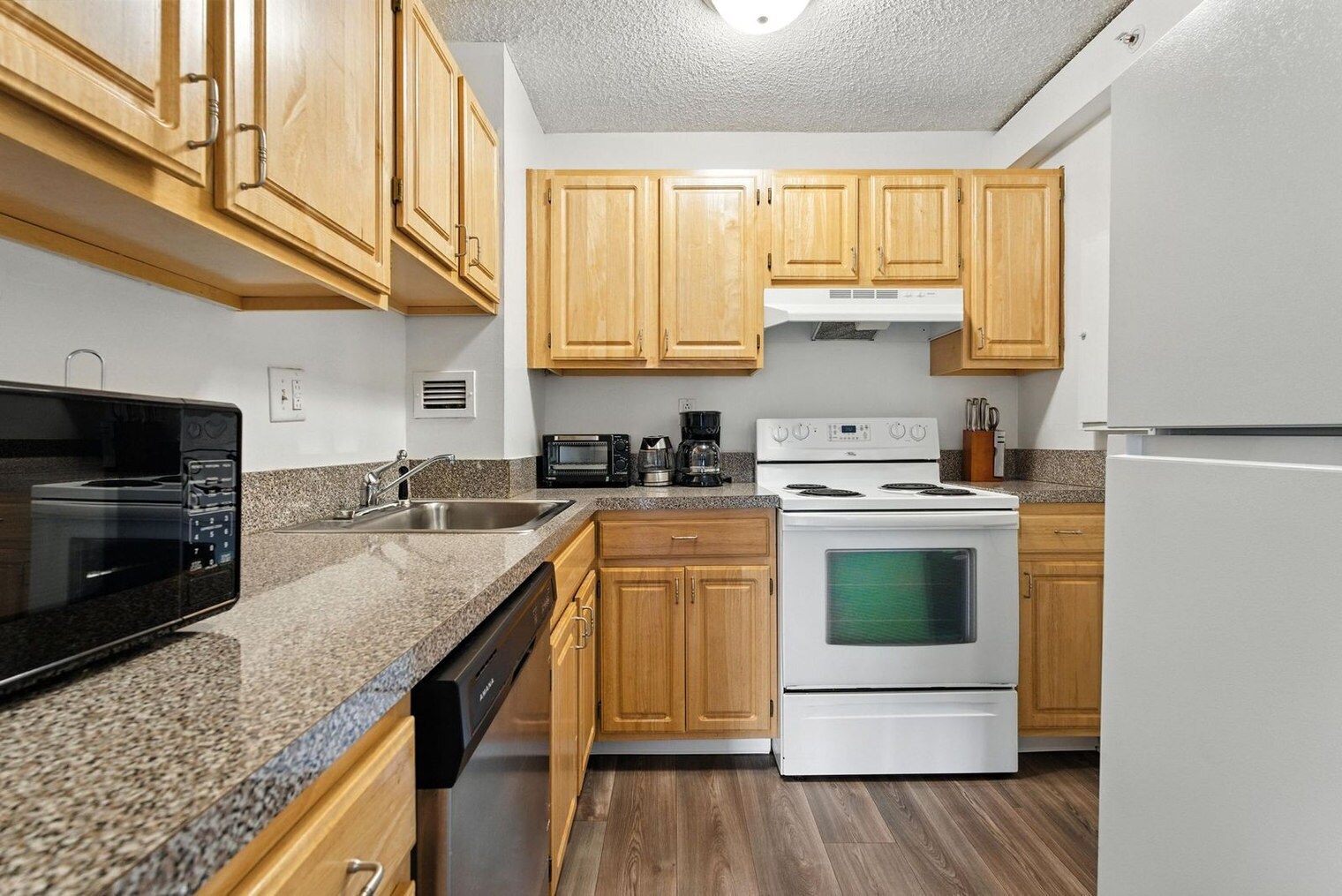 Building Photo - 1711 Bellevue Ave