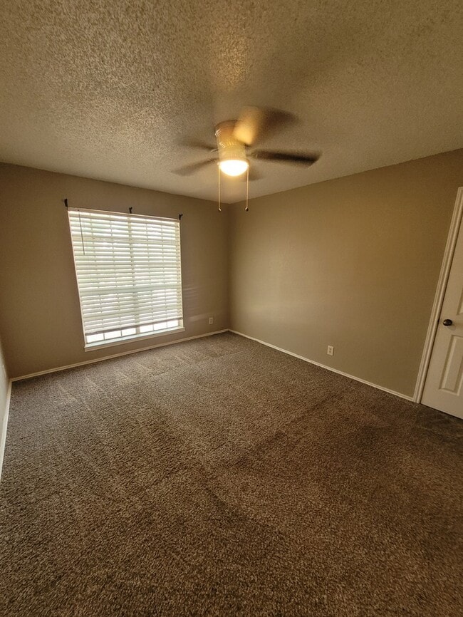 Building Photo - 2 story, 2 bed 2.5 bath townhome at Sagewo...