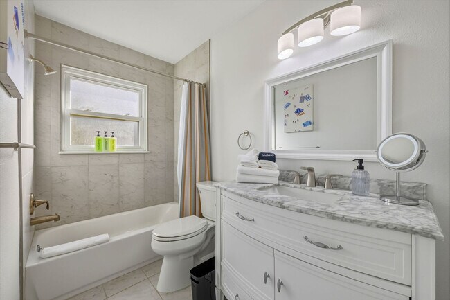 Building Photo - 10861 62nd Ave N