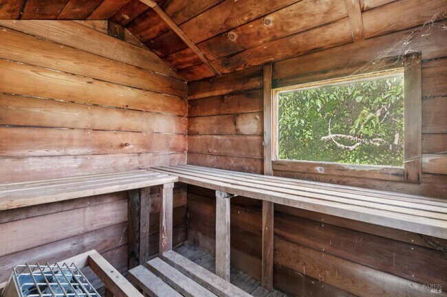 Building Photo - 40 Laurel Ave