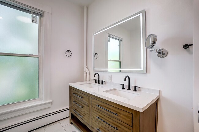 Building Photo - 6365 Revere Ave