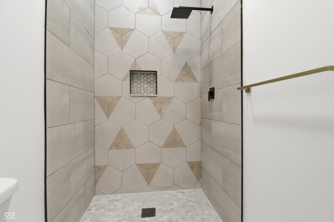 Building Photo - 29 N State Ave