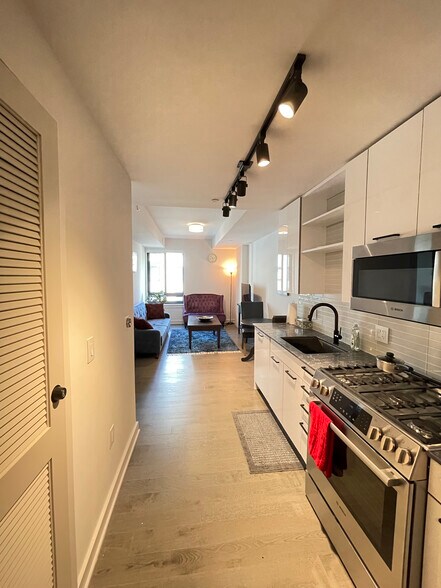 Primary Photo - 70 N St SE