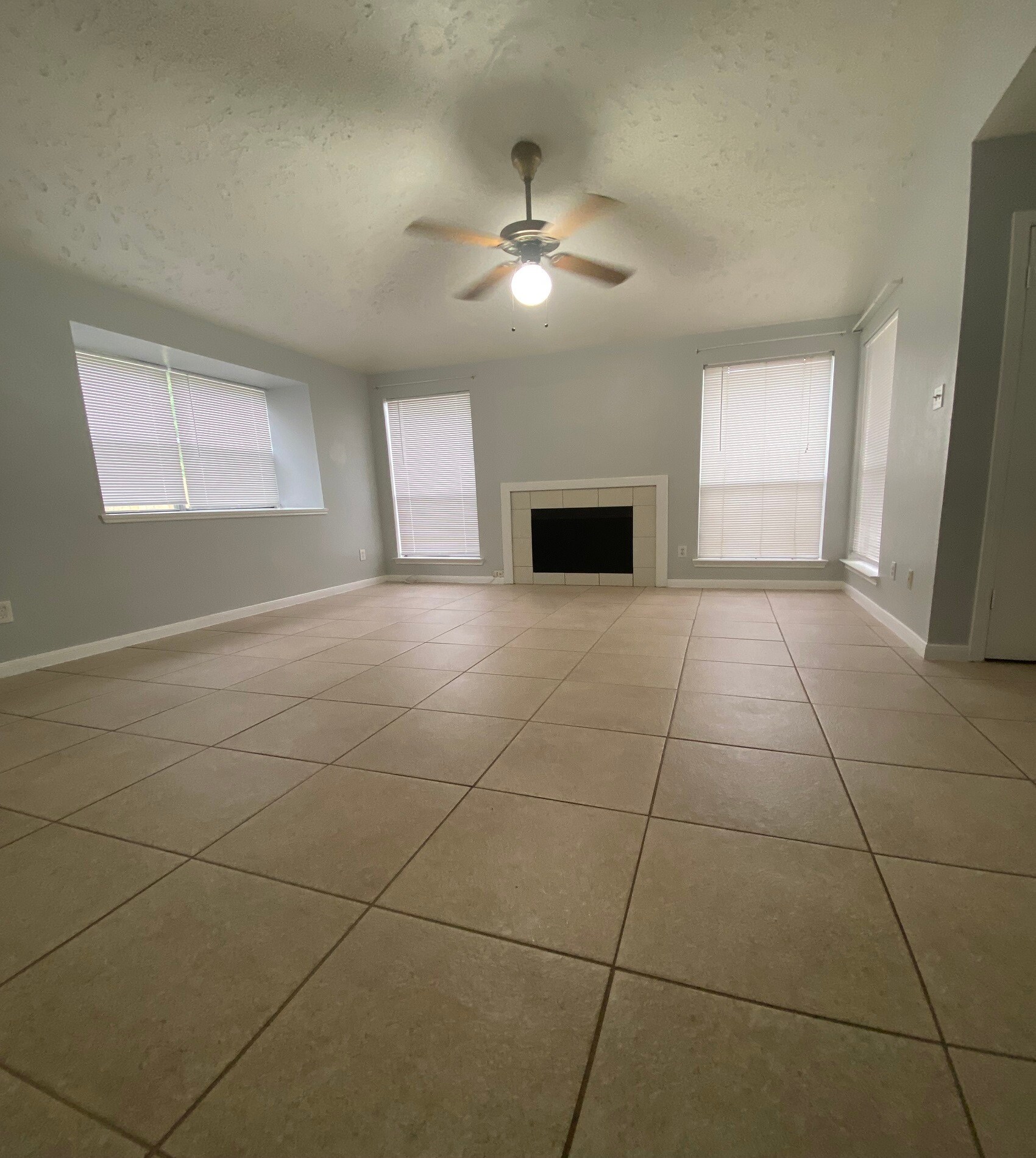 Building Photo - 7842 Winehill Ln