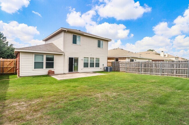 Building Photo - Beautifully crafted 4-2-2 home in the Keller area.