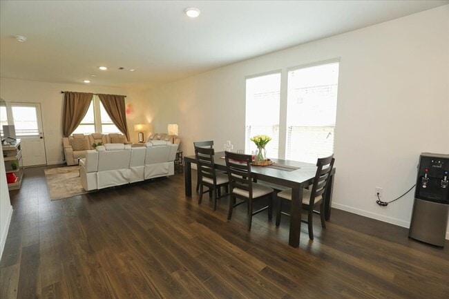 Building Photo - 14463 Cedar Ledge Ln