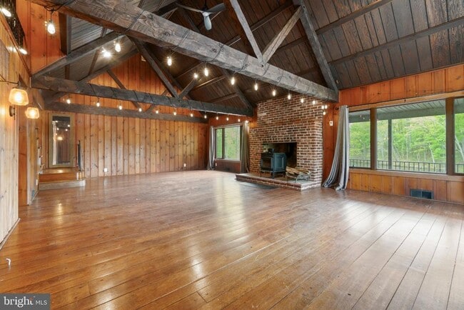 Building Photo - 1540 Peter Cheeseman Rd