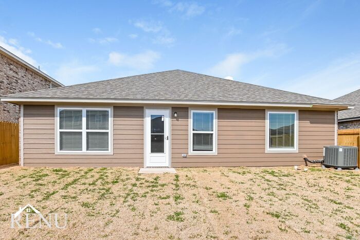 Building Photo - 1705 Maroon Dr