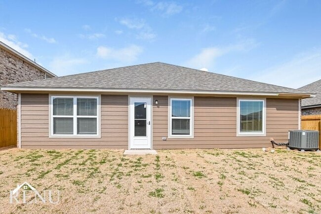 Building Photo - 1705 Maroon Dr